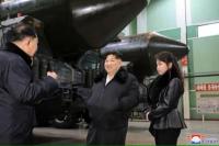 Siap Hadapi Musuh, Kim Jong Un Perintahkan Produksi Kendaraan Peluncuran Rudal
