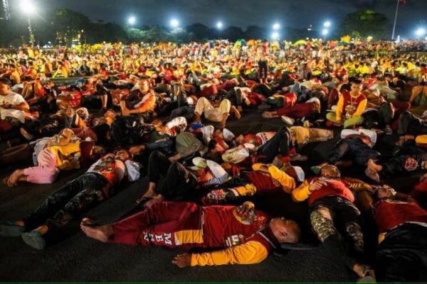 Tiga Tahun Absen karena Covid, Jutaan Umat Katolik Filipina Hadiri Black Nazarene