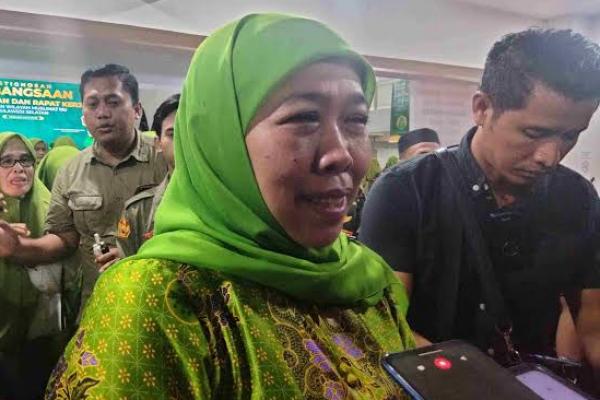 Sabtu Malam, KhofIfah Ajukan Surat Non-aktif Dari Ketum Muslimat NU