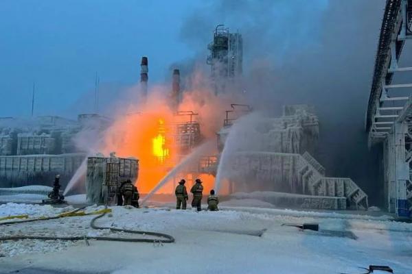 Diduga Diserang Ukraina, Terminal Novatek Laut Baltik Rusia Terbakar