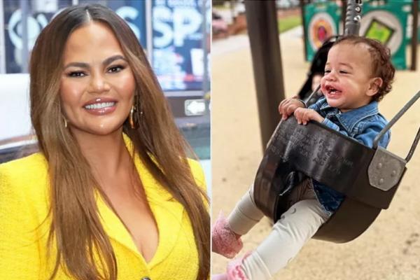 Kangen Keluarga, Chrissy Teigen Unggah Foto Empat Anaknya