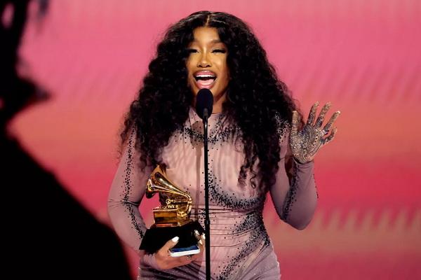 Grammy Awards 2024, SZA Emosional Raih Best R&B Song