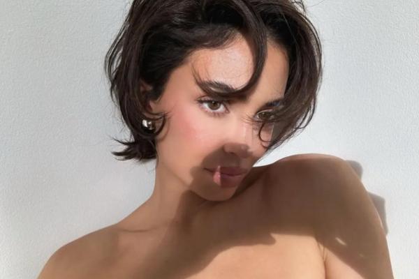 Kylie Jenner Tampil dengan Gaya Rambut Baru Mirip Sang Ibu Kris Jenner