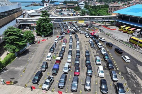 Libur Imlek, Ratusan Ribu Penumpang dan Kendaraan Nyeberang dari Jawa ke Sumatera