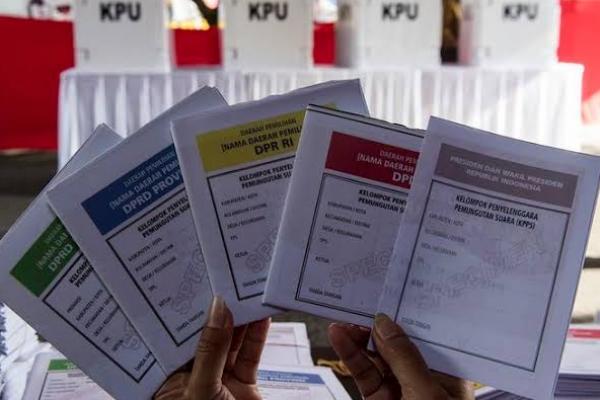 Penting, Jangan Lupa Buka Surat Suara Sebelum Masuk Bilik
