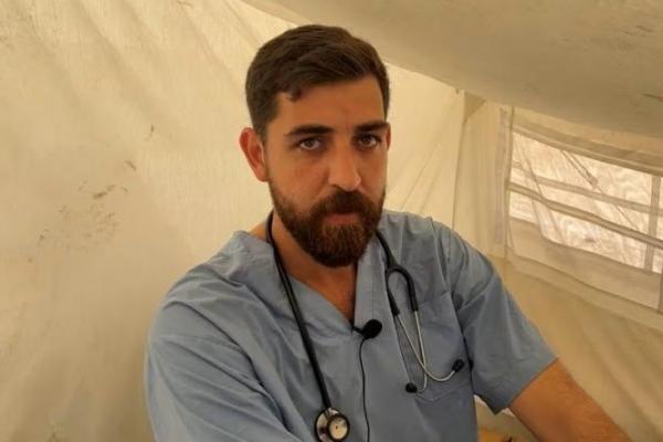 Dokter Pengungsi Gaza Tawarkan Bantuan Medis Gratis untuk Anak-anak di Tendanya