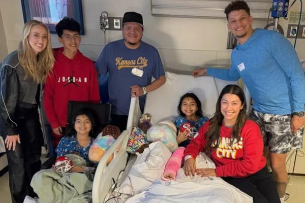 Dihujat Pesta Kemenangan, Patrick Mahomes dan Istrinya Kunjungi Korban Luka akibat Penembakan