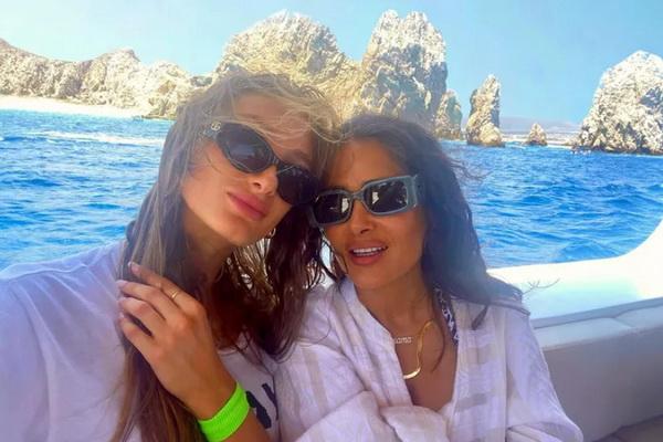 Harmonis dengan Putri Tirinya, Salma Hayek Beri Ucapan Manis untuk Mathilde yang Berulang Tahun
