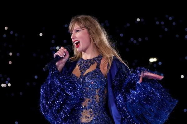 Jelang Konser Eras Tour Taylor Swift di Australia, Travis Kelce Mendarat di Sydney