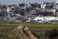 Tembaki Warga, Israel Salahkan Pengungsi Gaza yang Berkerumun Dekat Truk Bantuan