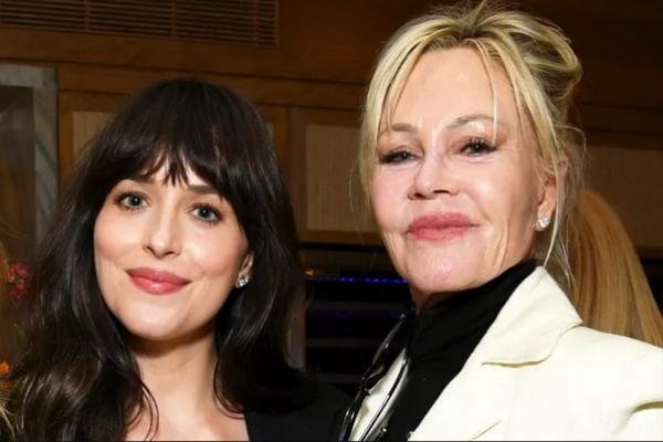 Dakota Johnson Ungkap Sikap Ibunya Melanie Griffith Terlalu Terbuka soal Seksualitas