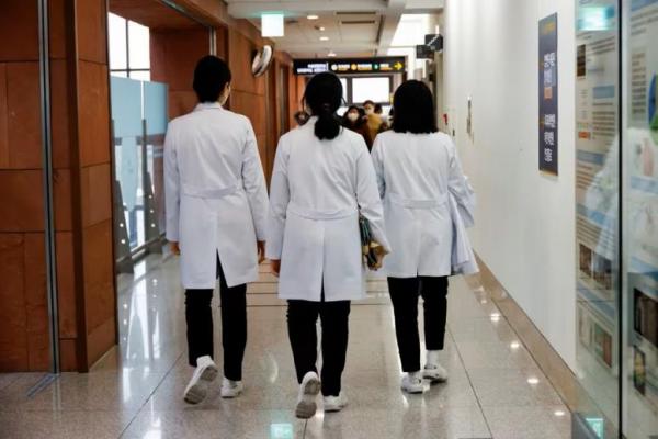 Bantah Alami Krisis Kesehatan, Korea Selatan akan Naikkan Gaji Dokter