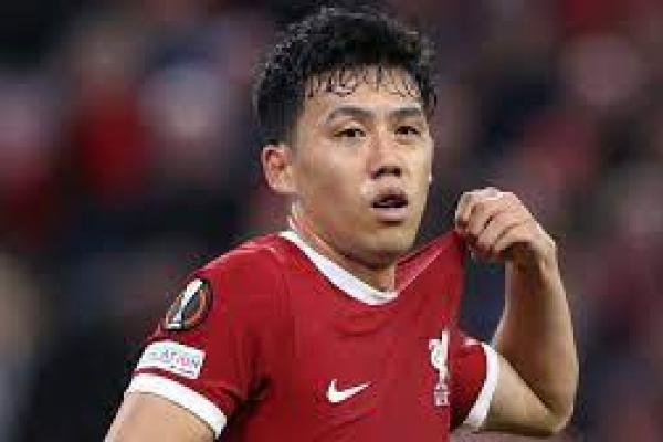 Wataru Endo Siap Bendung Serangan Erling Haaland Dkk