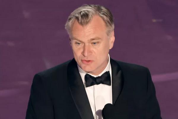 Menang Sutradara Terbaik untuk Film Oppenheimer, Christopher Nolan Puji Istrinya Emma Thomas