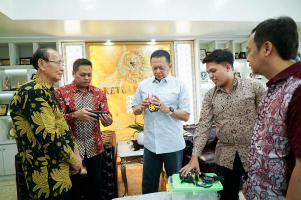 Ketua MPR Gelar Kejuaraan Nasional Turnamen Robotik Indonesia 2024