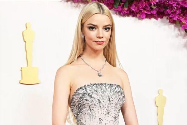 Mimpi Anya Taylor-Joy Bawa Ayahnya ke Oscar 15 Tahun Lalu Terwujud