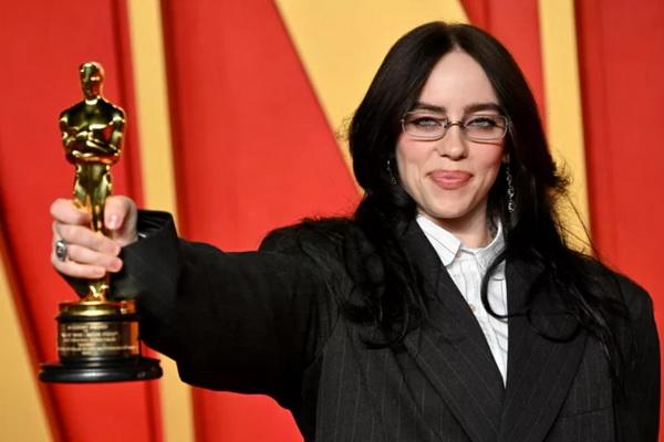 Namanya Disebut Billie Eilish saat Terima Piala Oscar 2024, Ini Reaksi Sang Guru