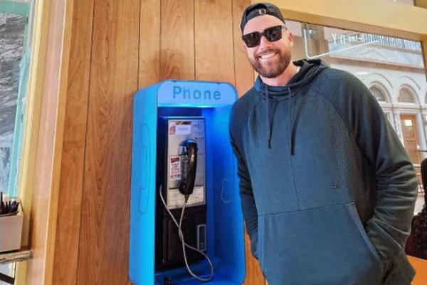 Travis Kelce Pulang ke Kampung Halaman Usai Liburan Romantis dengan Taylor Swift