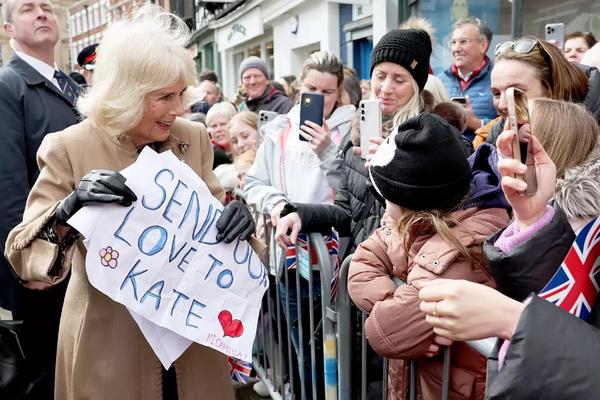 Ratu Camilla Menerima Ucapan Selamat untuk Kate Middleton Setelah Berita Kanker